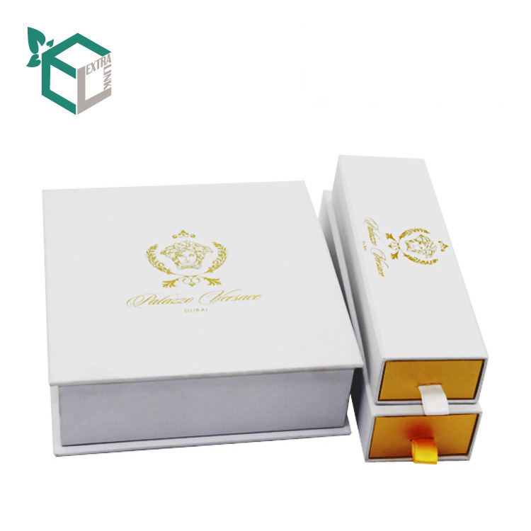 Luxury White Fancy 4 Cavity Chocolate Packaging Box Gift