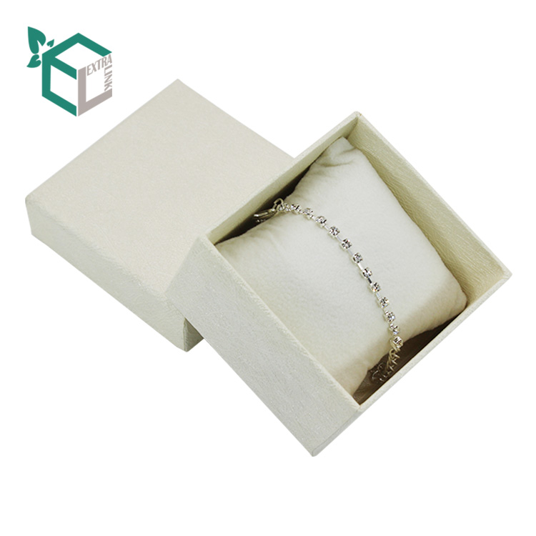 White Paper Custom Fancy Jewellery Box With Small Pillow